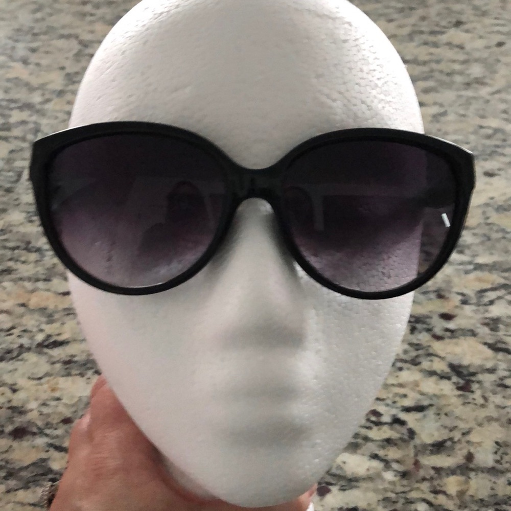 NWOT sunglasses